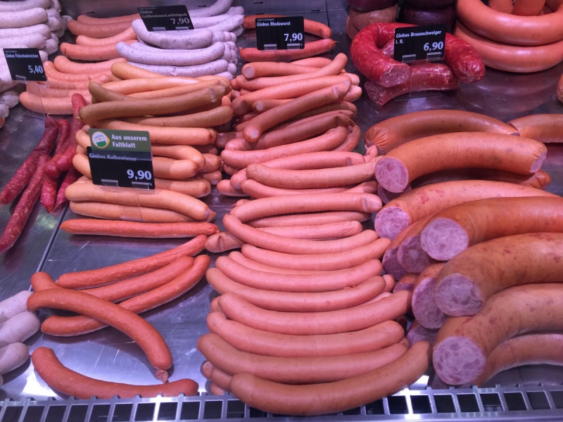 vitrine-OPIO-min_sausages_meat_butchery-1069321